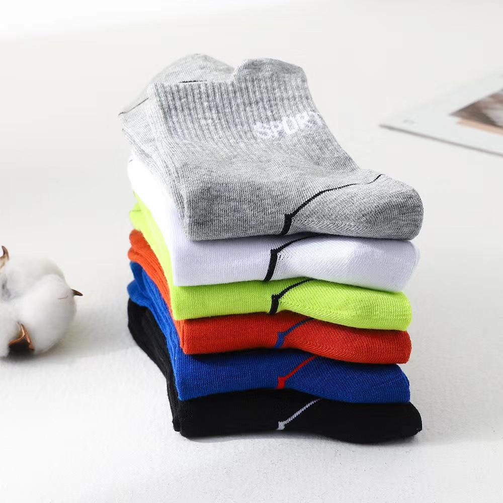 Men's Mid-Calf Sports Sweat-Absorbent Cotton Socks for Running, Cycling, Fitness, and Basketball
