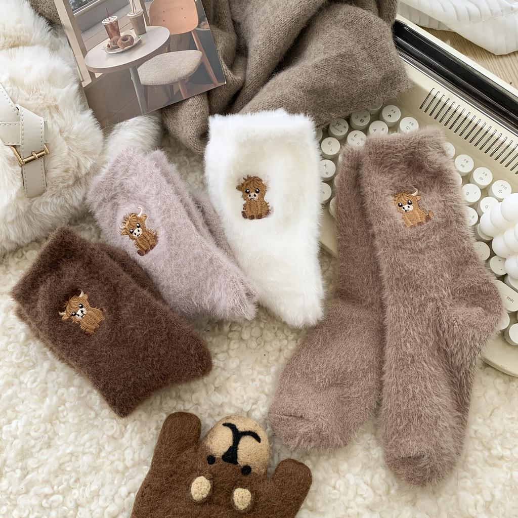 1 Pair Women's Cow Embroidered Socks Winter Warm Socks with Cute Cartoon Socks