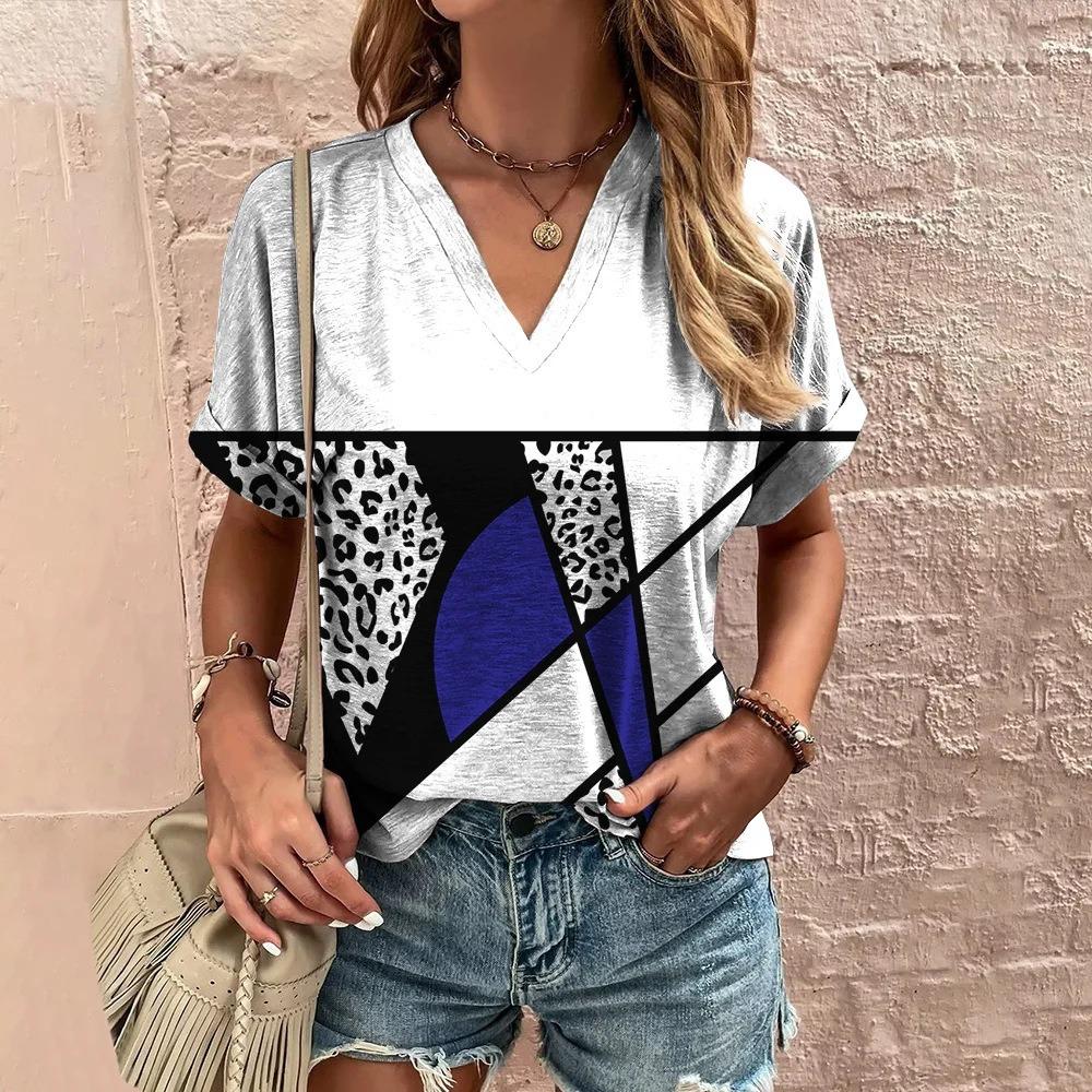 Retro Geometric Color Blocked 3D Printed Women's Fashionable V-neck Short Sleeved T-shirt