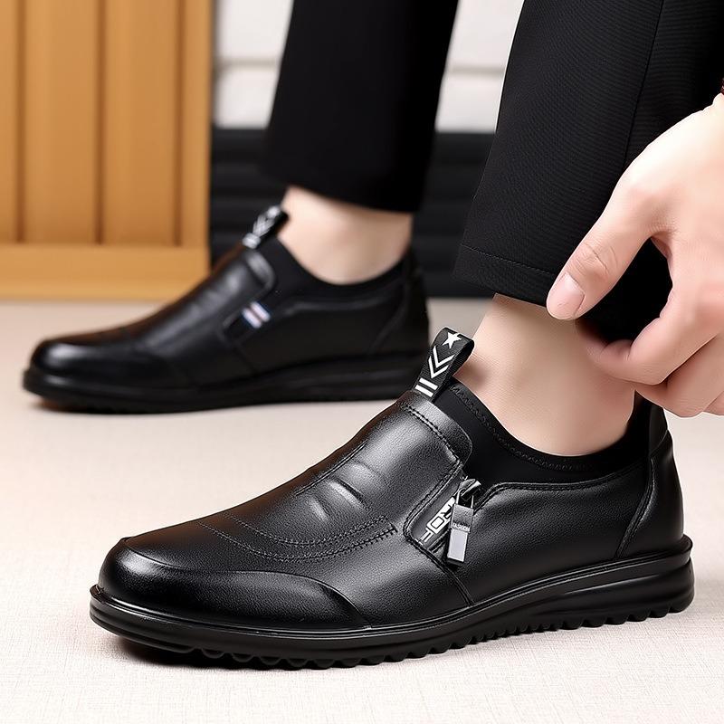 ModeBritische Kuhleder Rutschfeste Herren-Fahrschuhe Frühling Herbst Weichsohlige Herren-Designerschuhe Mode Lässige Schwarze Loafer Herren