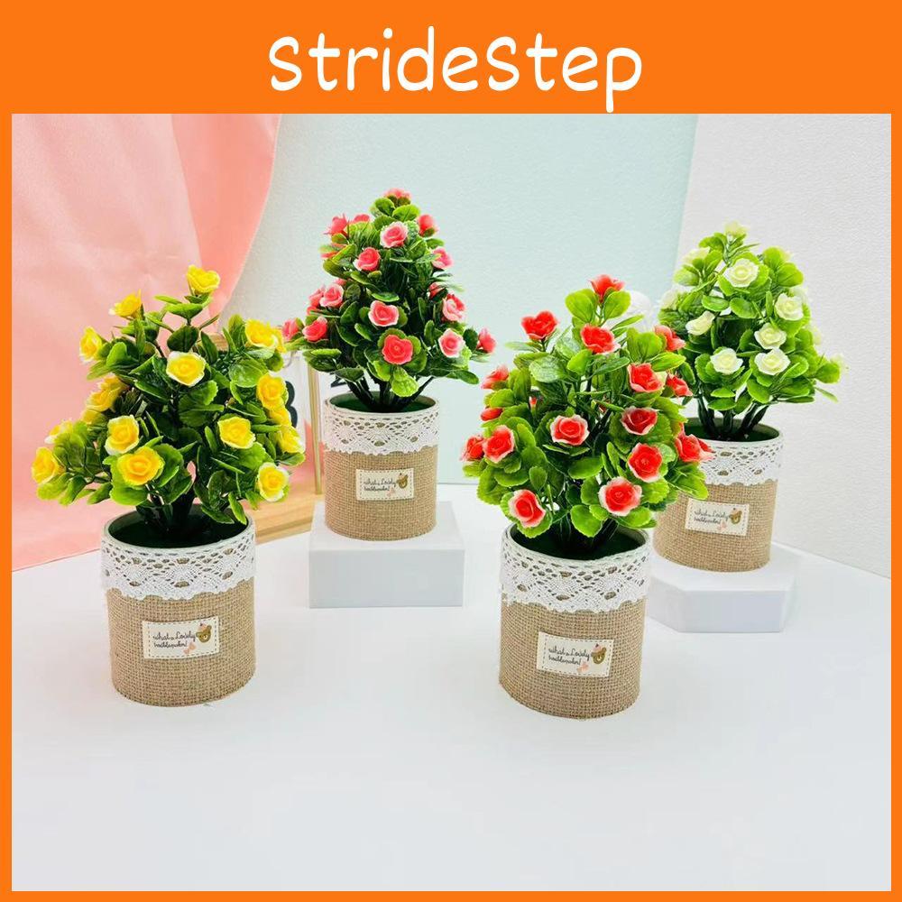 Umělý ibišek měnivý v květináči s hedvábnou látkou pro domácí dekoraci, na terasu