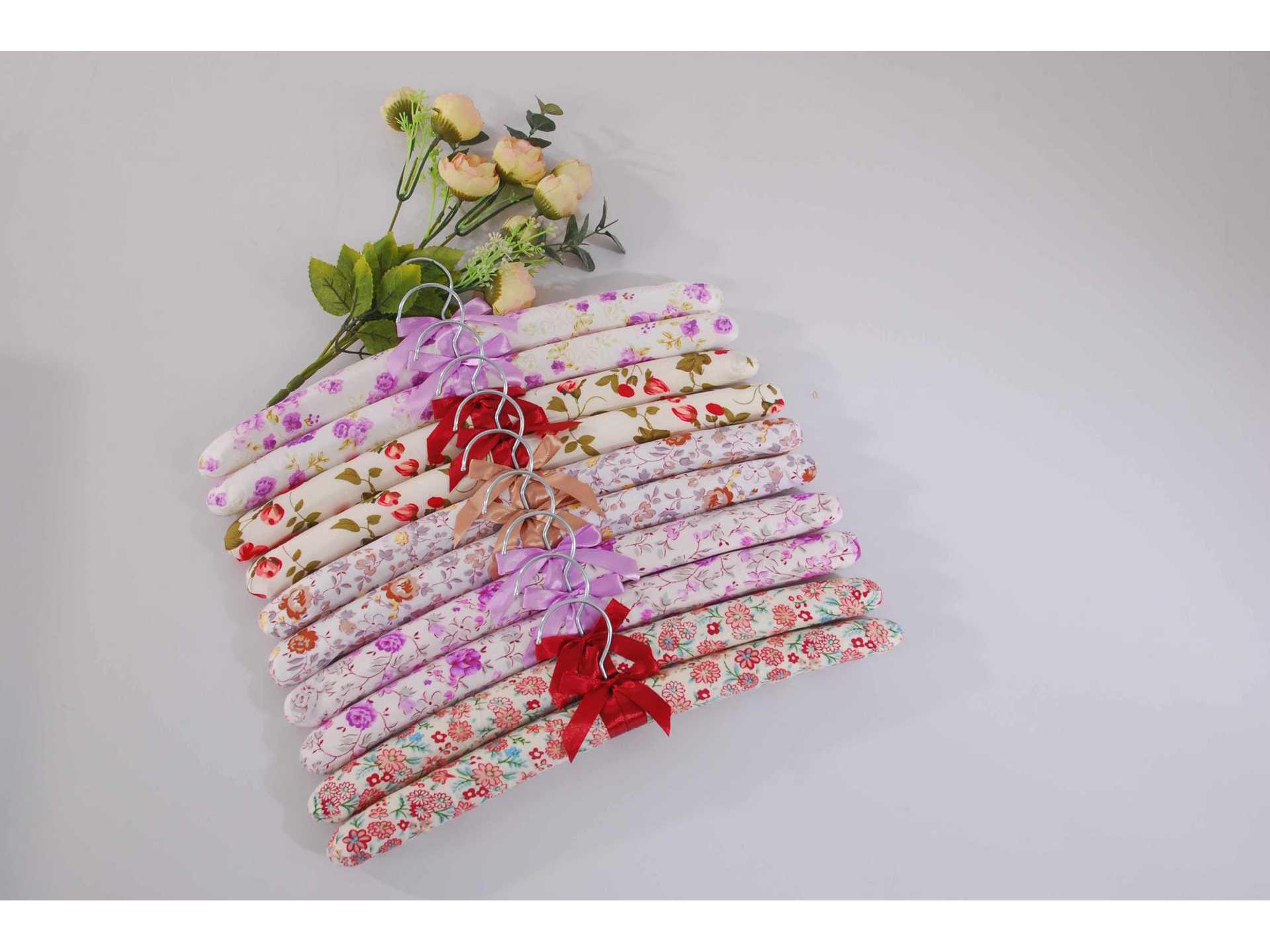 Floral Fabric & Wooden Non-Slip Clothes Hanger for Adults 5 pieces
