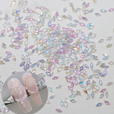 50 Sztuk Mini Cyrkonie do Zdobienia Paznokci Kryształowe Płaskie Diamenty Mieszane Kształty Błyszczące DIY Paznokcie Luksusowe Akcesoria do Manicure