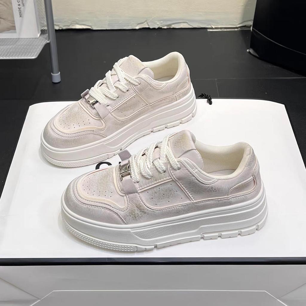 Pantofi albi mici sidefii din piele lacuită cu talpă groasă, pantofi de damă 2025 noi, pantofi sport și de agrement cu șireturi, pantofi old school cu platformă