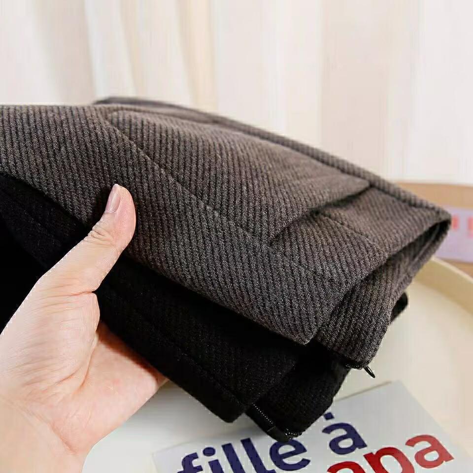 Women's Woolen Wide-Leg Shorts for Autumn/Winter - Trendy, Slimming, and Leg-Lengthening