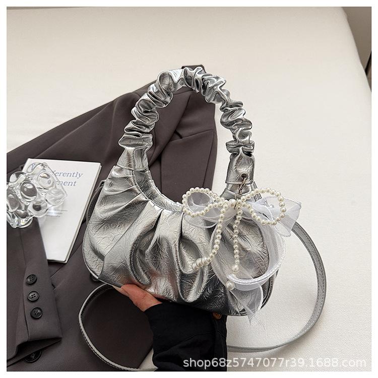 2025 New Pleated Light Luxury Niche Handbag Girl Department Small Fresh Versatile Shoulder Messenger Bag Cloud Bag Woman