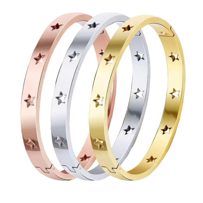 Titanium Stainless Steel Women's Bracelet with Star Ornament - High-End, Light Luxury, Versatile, and Fade-Resistant.