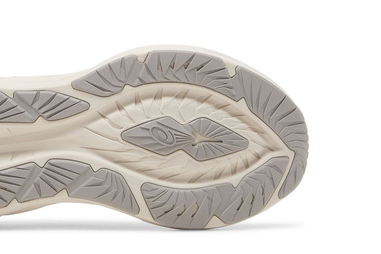 Asics Damen Novablast 4 'Oatmeal Moonrock'