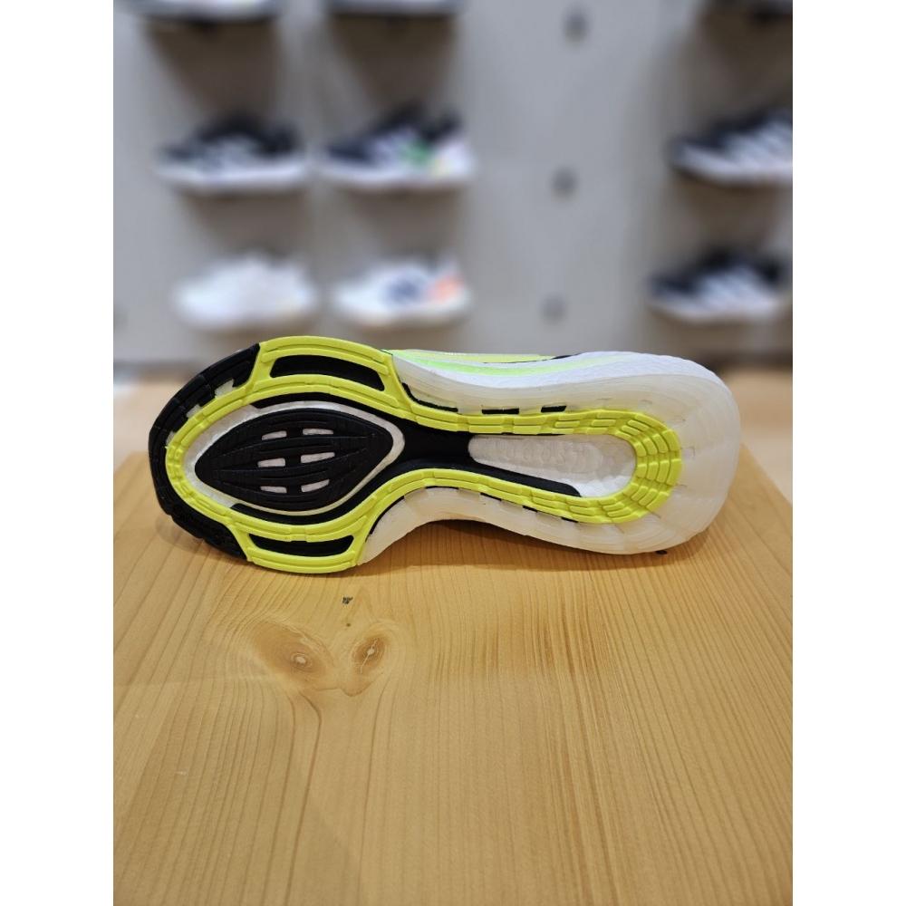 adidas Men s Ultra Boost Ultraboost 22 GX6639 Running Shoe