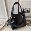 Retro small bag women's autumn and winter versatile new fashion broadband messenger bag shoulder bucket bag