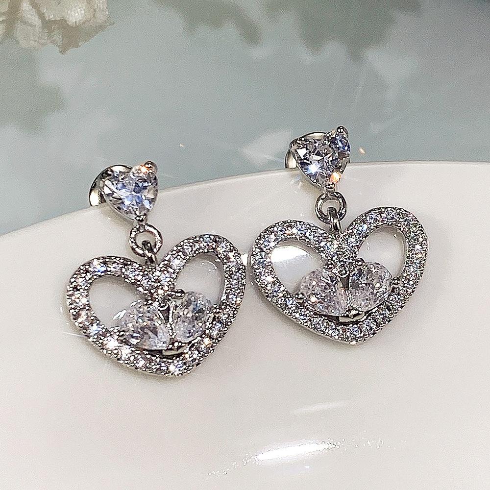 Peach Heart Diamond Love Necklace Set, Three-Piece Set Of Versatile Heart Stud Earrings.