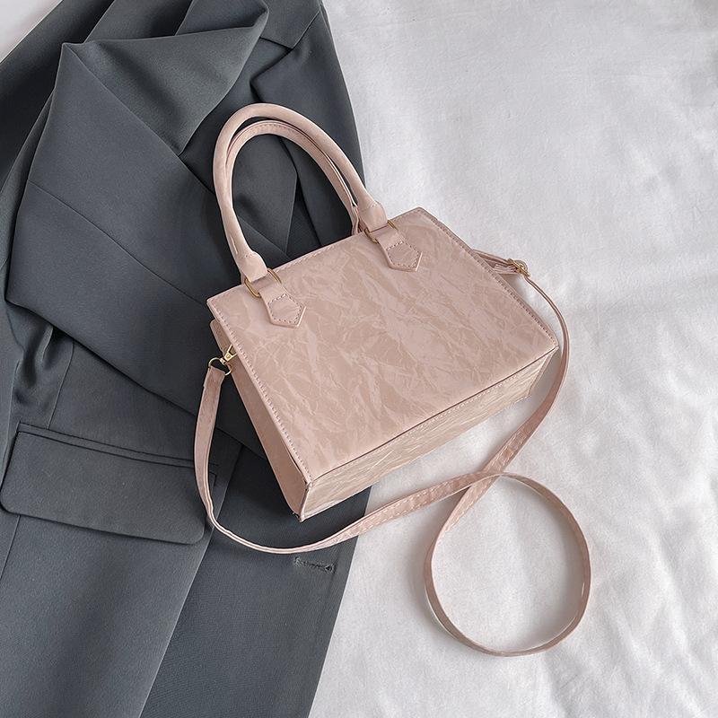 

Women s 2025 new summer commuter handbag casual and beautiful large-capacity extra-large bag simple shoulder bag розовый