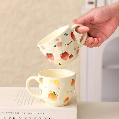 Niedliche Keramiktasse mit Fruchtmuster, Erdbeer-Kaffeetasse, Frühstückstasse mit Haferflocken, Wassertasse, Geschenk zum Valentinstag, Wassertassen für Paare