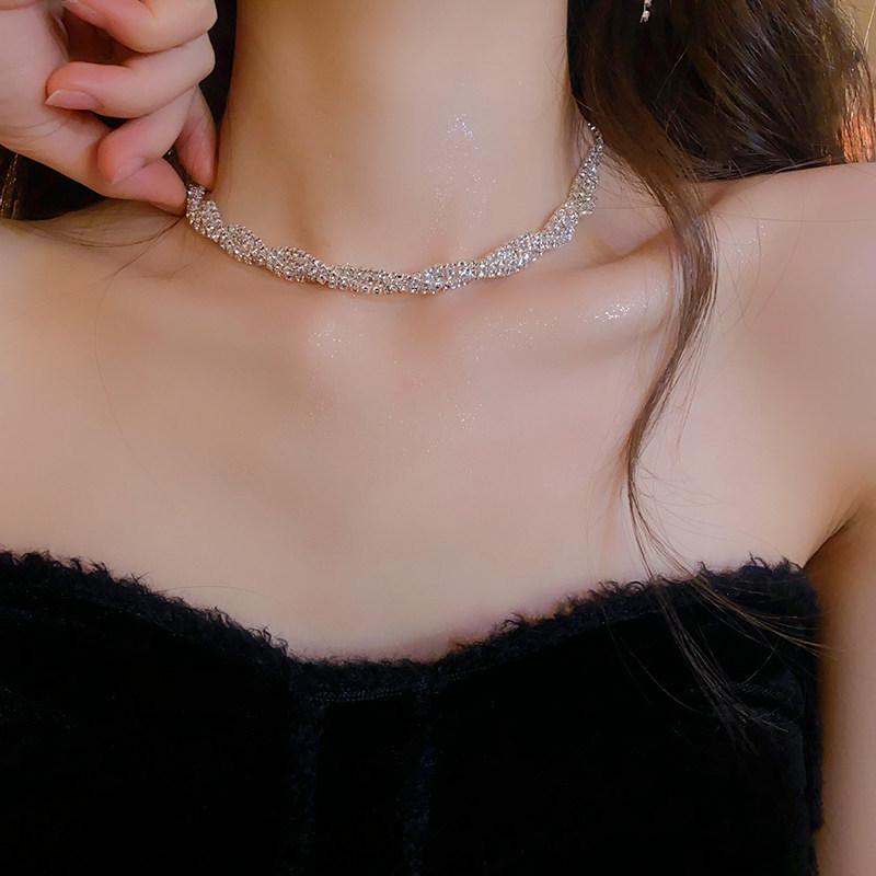 Elegant Rhinestone-Studded Intertwined Necklace & Earring Set