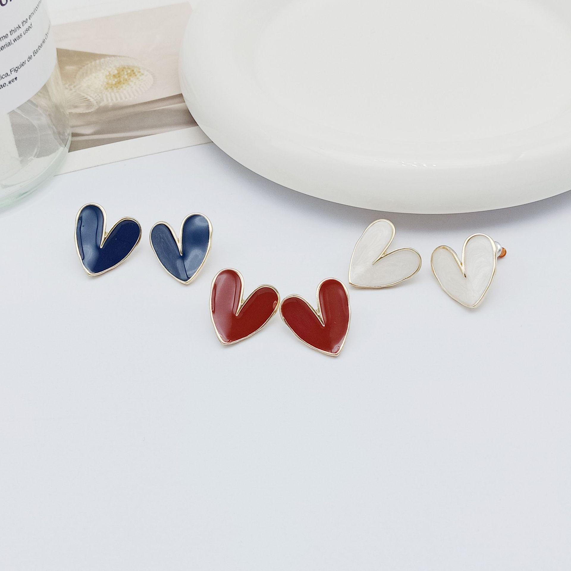 

Burgundy Drip Glaze Heart Earrings – Retro Hong Kong Style Studs for Women бордовий