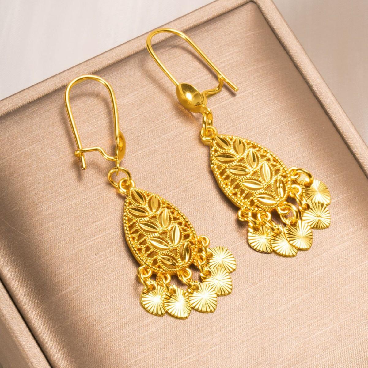 Pure Gold AU999 Leaf Tassel Earrings, swaying gracefully to showcase feminine charm and exude elegance золотой