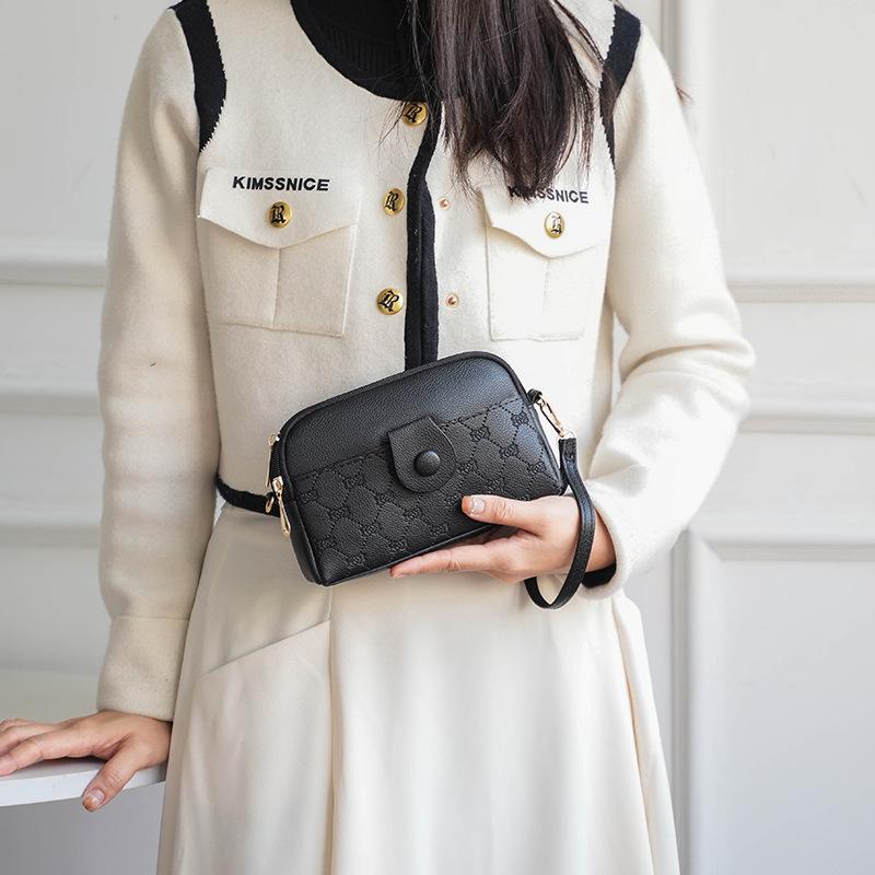 This Is A Popular Women's Bag In Spring and Summer. It's A Versatile Small Crossbody Bag for Work and A Mini Bag for Your Phone