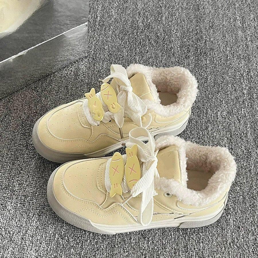 Niche design velvet cartoon board shoes women's new winter versatile platform white shoes warm casual shoes