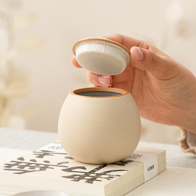 Beige Airtight Ceramic Tea Canister for Black, Pu-erh, Longjing Tea - Small, Moisture-Proof Storage Container