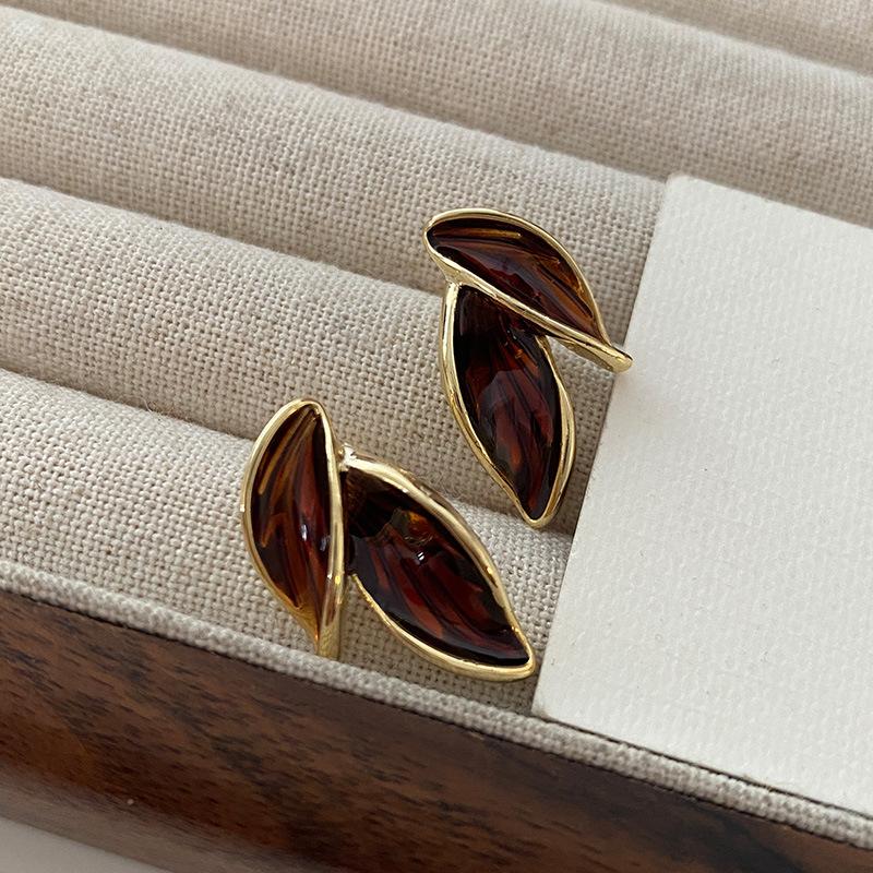 Autumn And Winter Leaf Stud Earrings Maillard Coffee Color New Year Earrings Fashionable Foreign Niche Design Advanced Drip Glaze Earrings