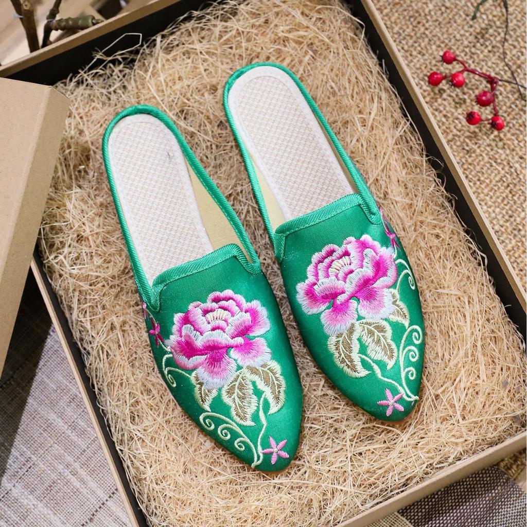 Slippers, pointed fashion casual embroidered slippers, one-pedal casual women's fabric slippers sandals in summer
