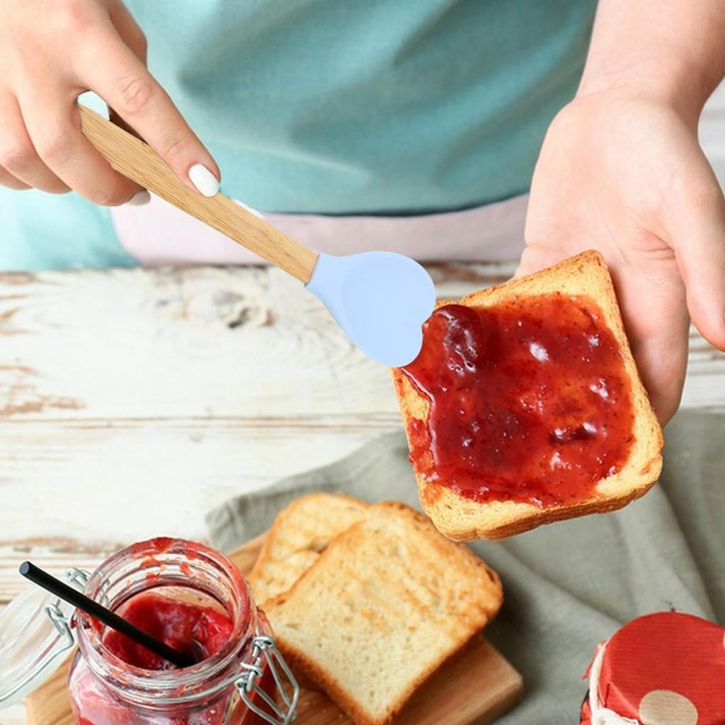 Silicone Spatula For Cooking Heart Shape Cooking Utensils With Wooden Handle Cake Scrapers For Home Baking Cake Decorating