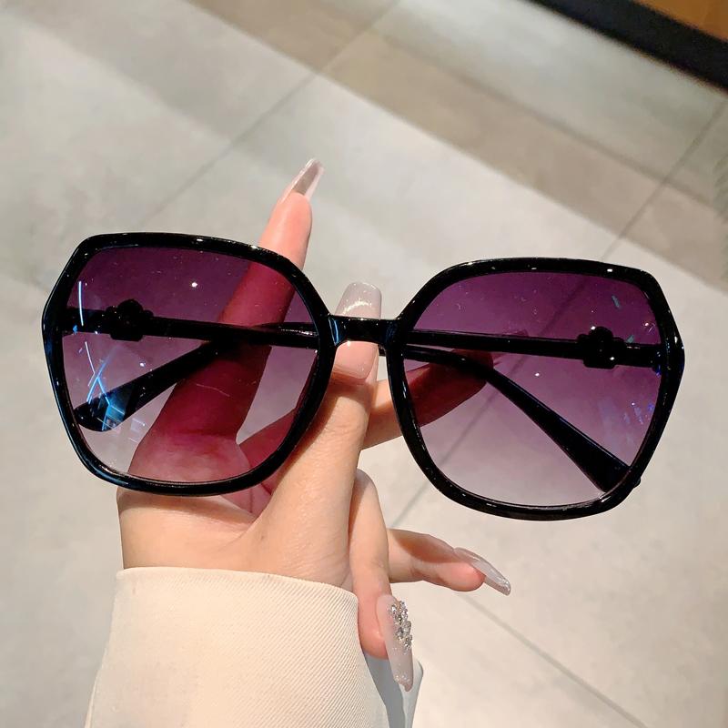 Stylish Design Gradient Shades Fashion Square Women's Sun Glasses Oversize Decoration Sunglasses for Travelling Driving
