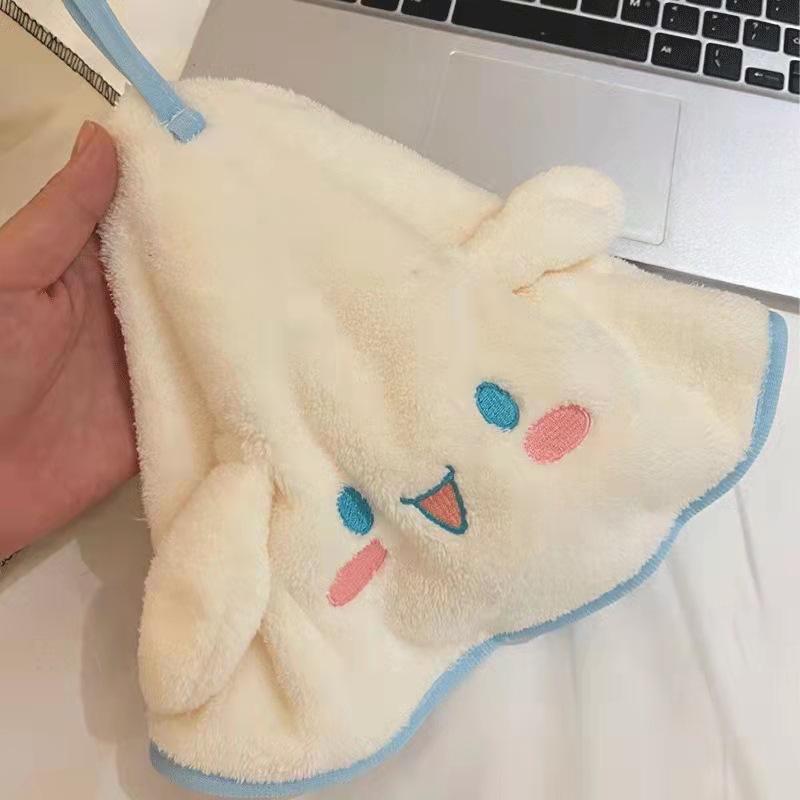

Strawberry bear hanging coral fleece children s hand towel, soft round towel cartoon three-dimensional embroidery hanging towel