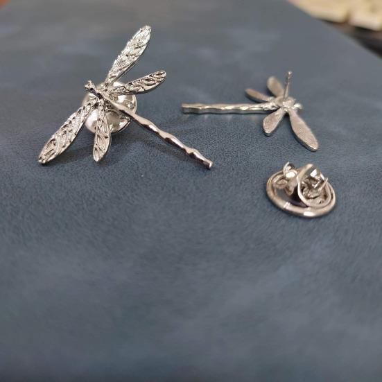 1/2 stk. Broche til Kvinder, Dekorative Kraveknap med Libelle-design, Praktisk Tilbehør til Trøjer, Kjoler, Jakkesæt, Hatte