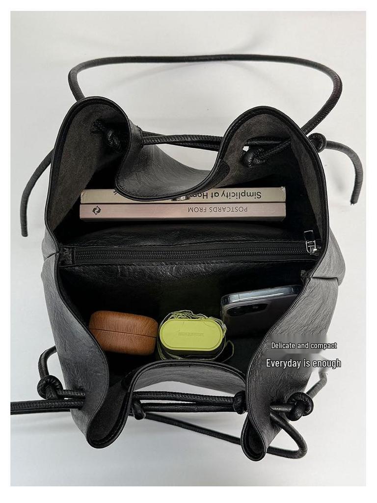 2025 Autumn/Winter Elegant & Versatile Women's Shoulder Tote - Large Capacity, High-End Commuter Bag