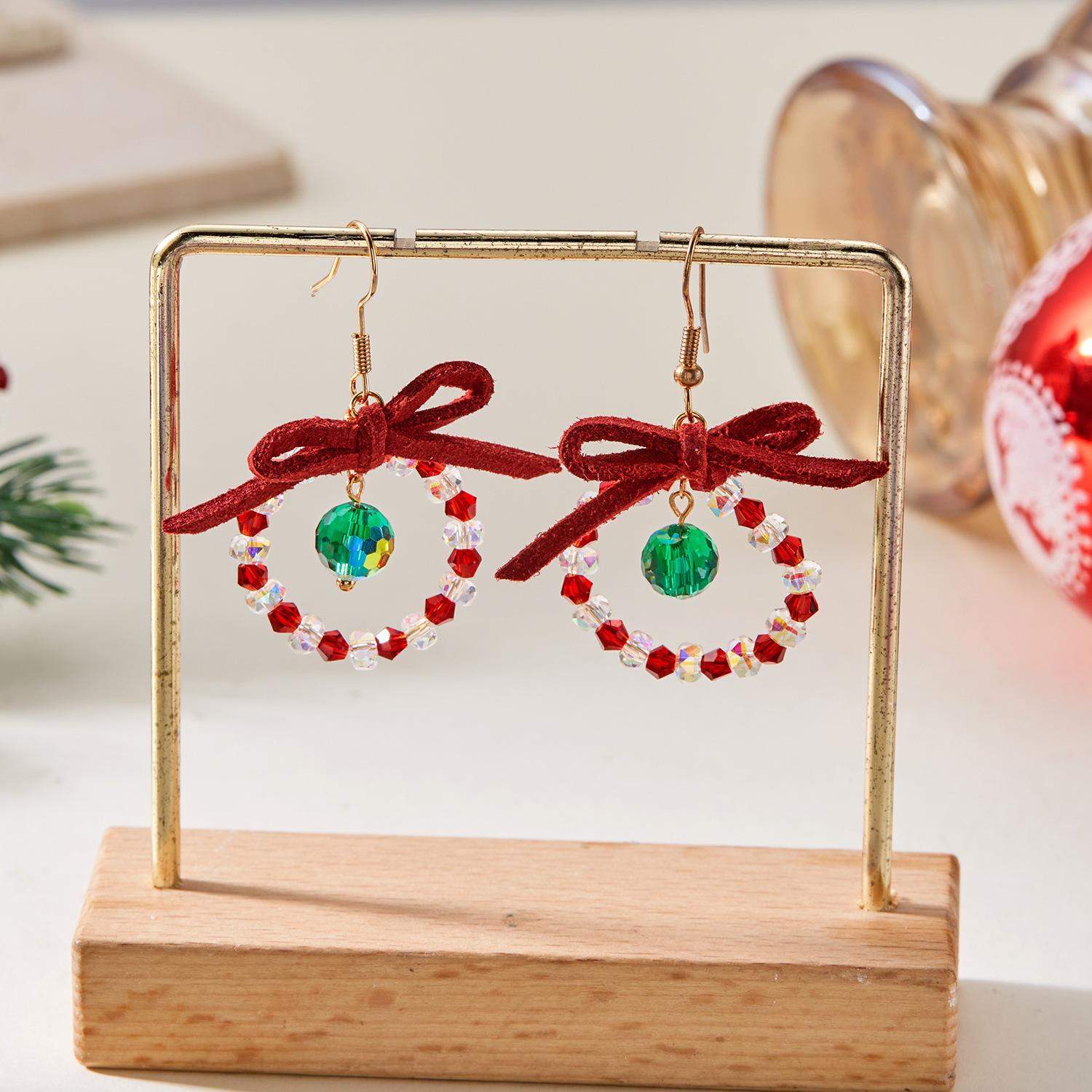 

1 Pair of Festive Christmas Tree Earrings, Fashionable Women s Snowflake Earrings Gifts. Dangle Earrings Luxurious Style, Perfect for Holiday Parties