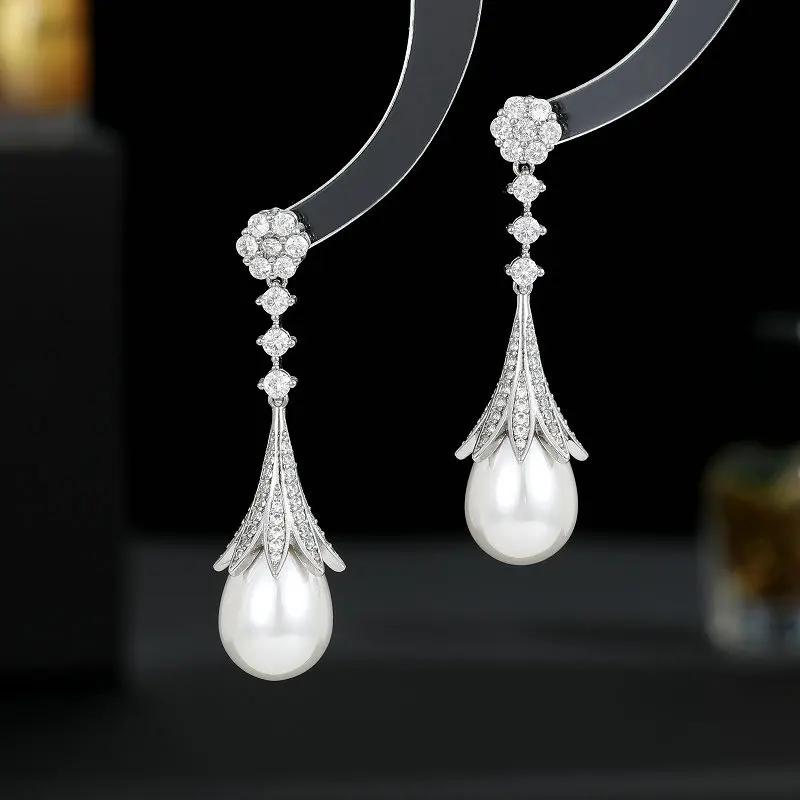 French Vintage Elegant Temperament Palace Style Earrings Light Luxury Long Style Decorative Droplet Imitation Pearl Earrings