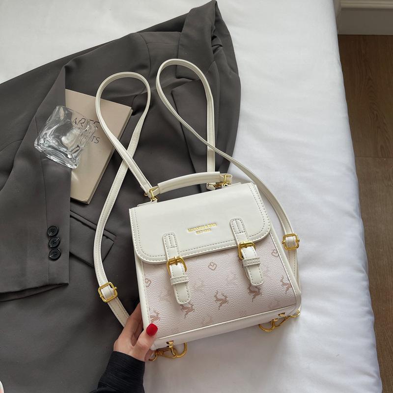 Retro Versatile Small Backpack Female New High-end Contrasting Color Backpack Cute Cartoon Bear Schoolbag