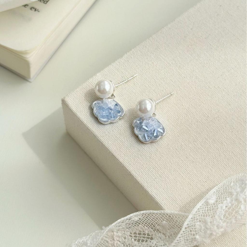 Zircon crystal pearl fan-shaped fringed stud earrings exquisite fashion small fresh earrings niche high-end earrings