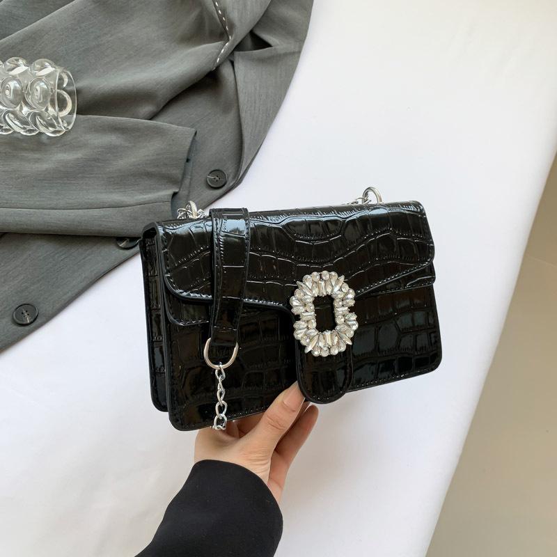 

2024 летняя повседневная простая сумка-мессенджер модная персонализированная маленькая квадратная сумка женская новая модная сумка через плечо для женщин чёрный