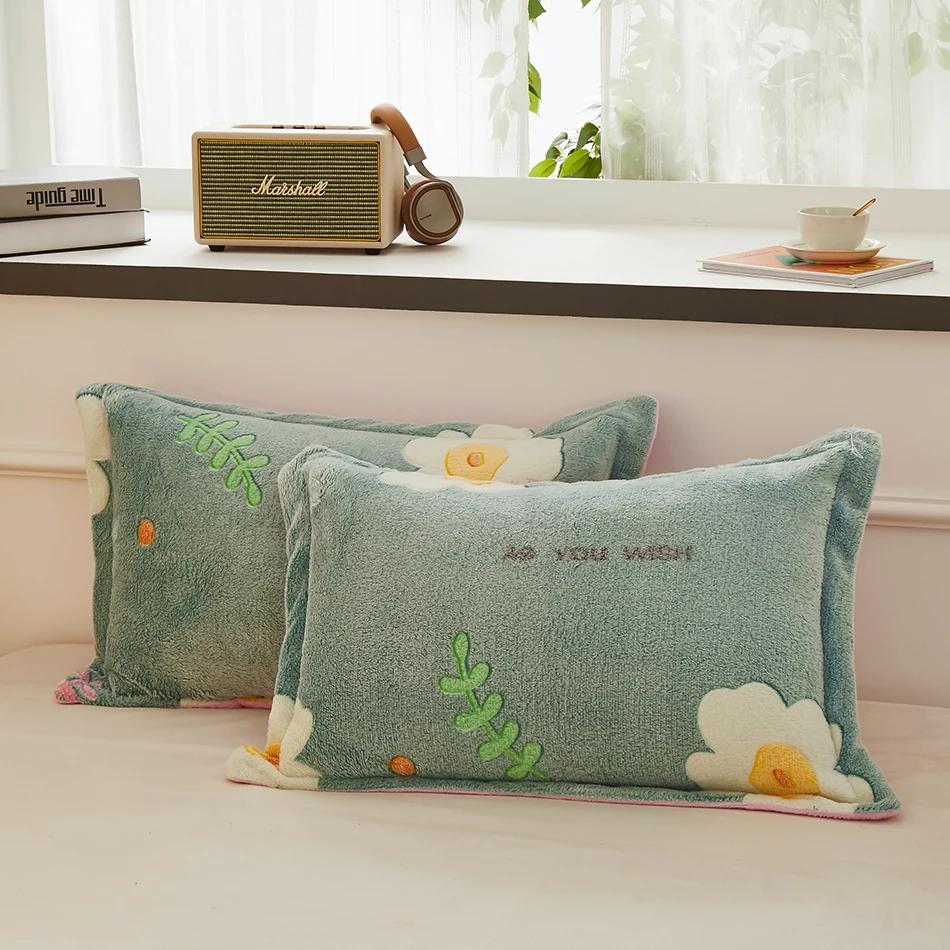 Multi-gauge Cartoon Printed Plush Pillowcase, Rectangular Sleeping Pillowcase, Warm Soft Flannel Pillowcase, Home Decor, Winter