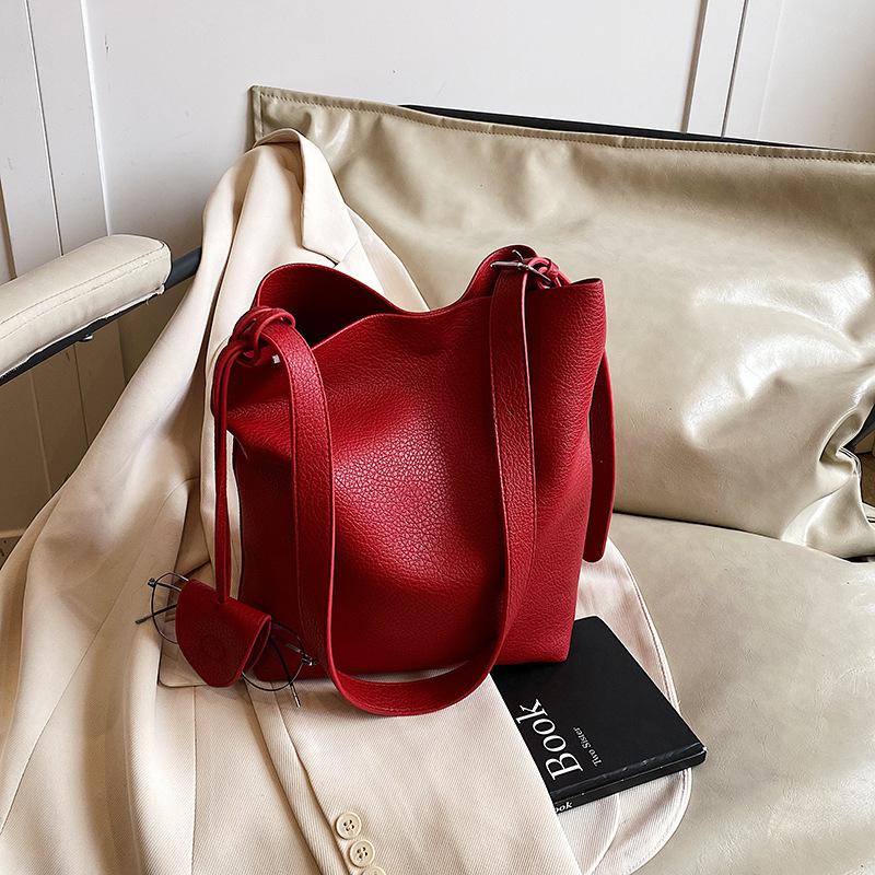 Bag Lady Frühling 2025 Neue Mode Einfache Retro Lässige Umhängetasche Textur Beliebte Eimertasche
