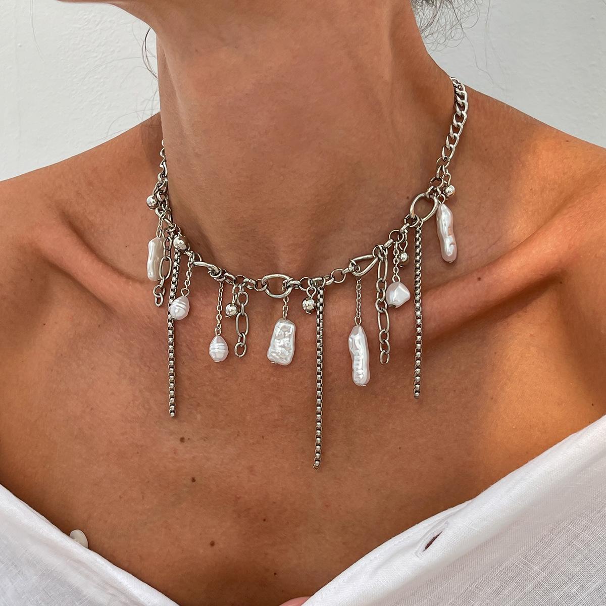 

Sweet And Cool Special-Shaped Imitation Pearl Fringed Necklace, French Light Luxury Chain Wrapped Around Collarbone Chain Necklace