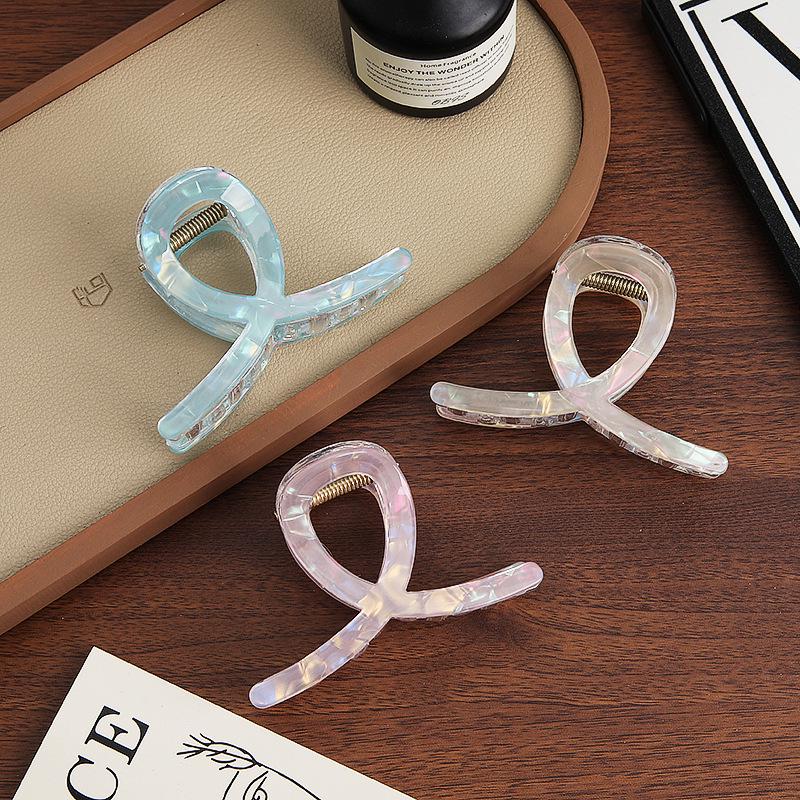 Minimalist Mother-of-Pearl Mermaid Hair Clip: Elegant Ponytail and Shark Clip Accessory