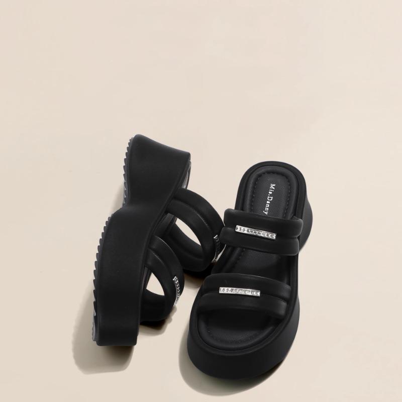 Height increase 7 thin thick-soled slippers for women's summer new models, fashionable bright diamond muffin sandals for women