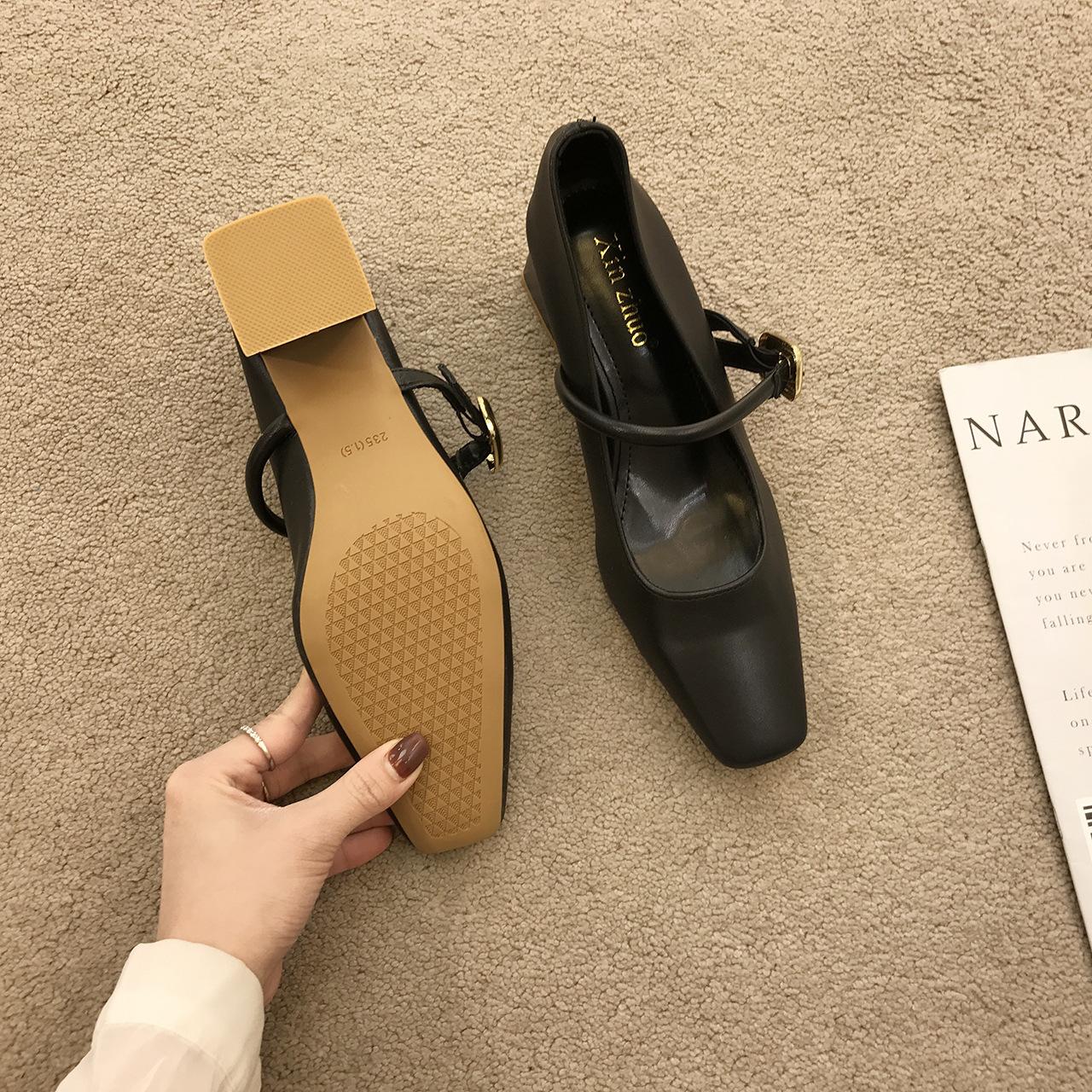 

French light and mature style temperament square head high heels women s shoes spring and autumn 2025 new skirt black commuter shoes 39 чёрный