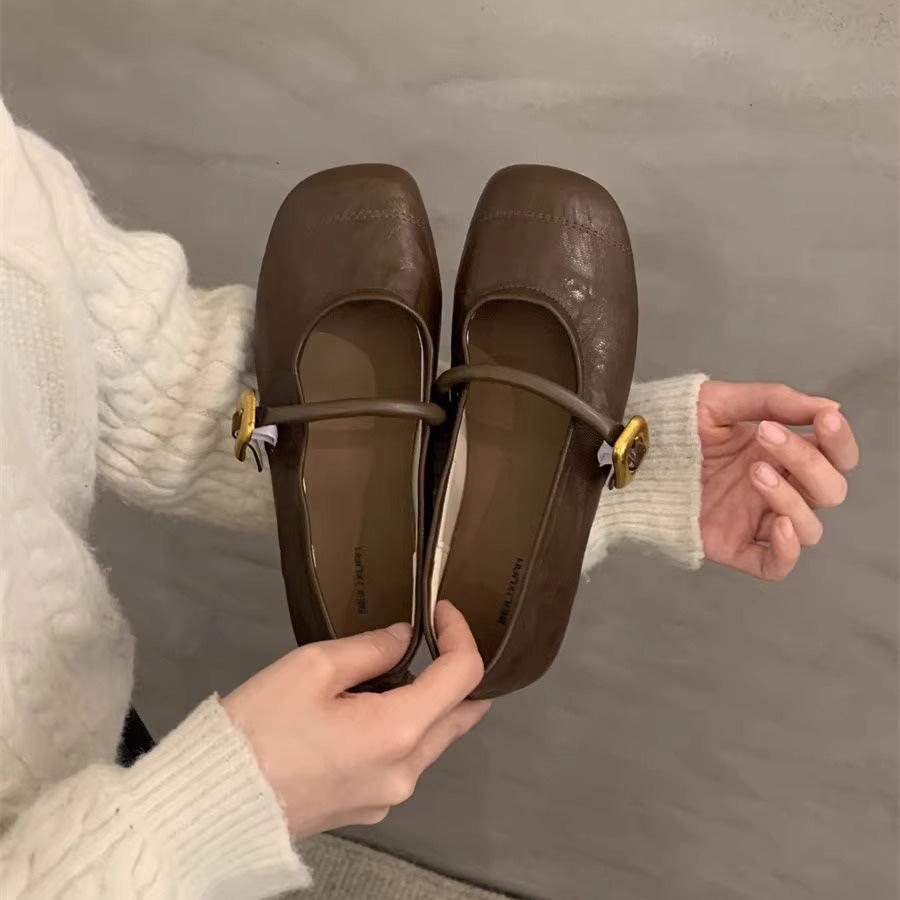 

Версия из овчины~ Туфли Мэри Джейн на мягкой подошве для женской коллекции весна-лето 2025, новые универсальные туфли на плоской подошве с круглым носком и неглубоким вырезом, с ремешком 40 коричневый