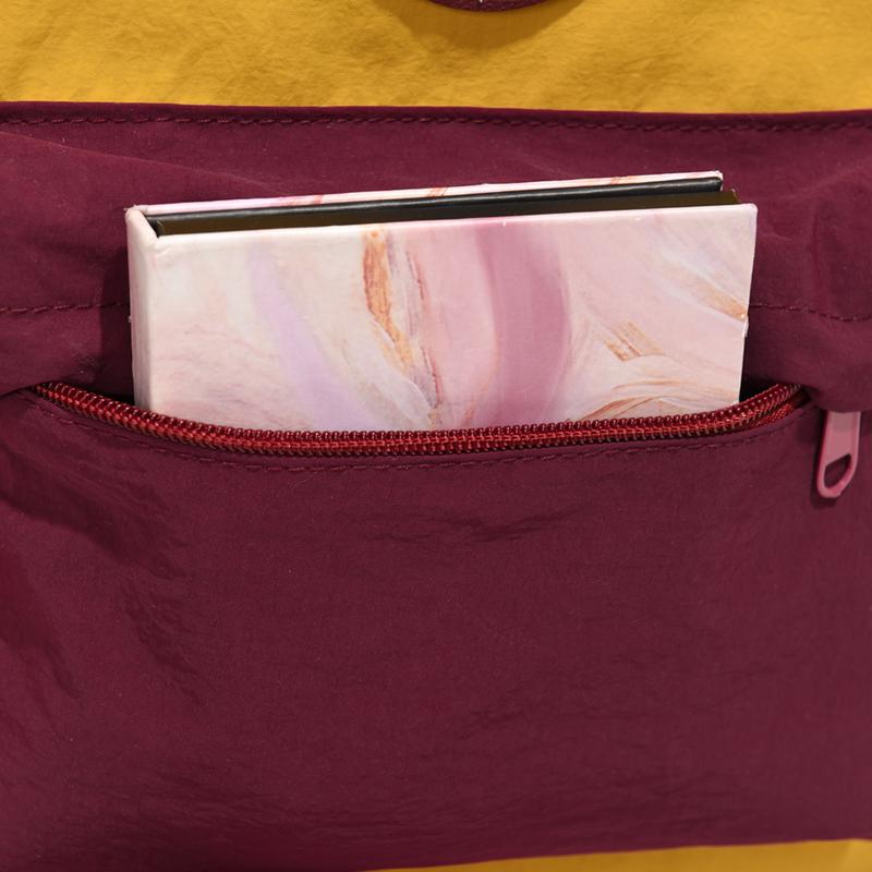 Farbblock-Rucksack mit Fronttasche und gepolsterten Schultergurten