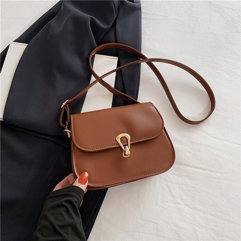 

Solid color versatile ins lock small bag women s 2025 spring and summer Korean version shoulder messenger bag small square bag temperament women s bag