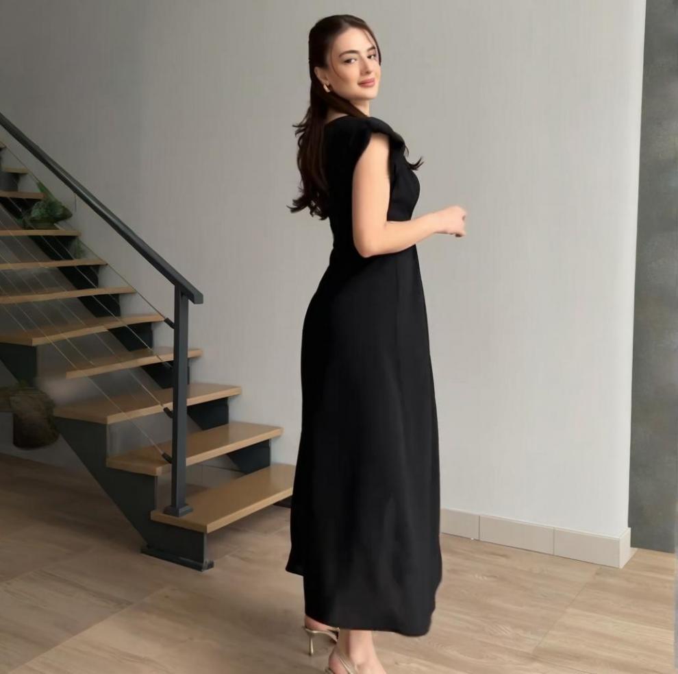 2025 Summer European and American Solid Color French Temperament Commuting Dress