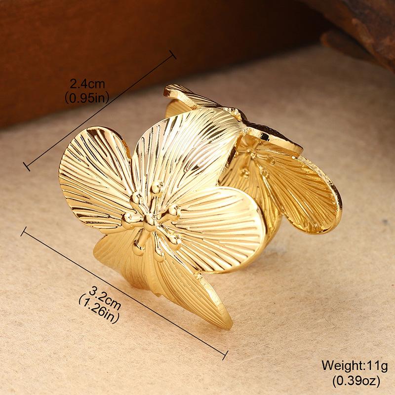 

Pearl flower ring 2026 summer new high-end retro personalized light luxury jewelry versatile three-dimensional jewelry women