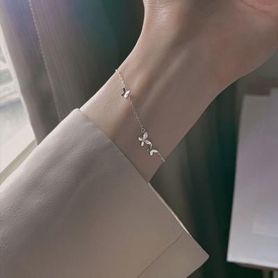 Náramok s motýľom zdobený diamantmi Nastaviteľný náramok