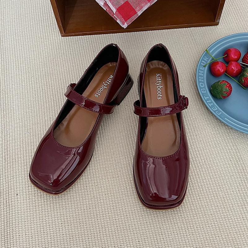 

Модная новинка 2024 года, женская обувь Мэри Джейн, модные женские элегантные модельные туфли с квадратным носком на мелком каблуке, кожаные туфли на квадратной подошве, сандалии на квадратном каблуке Size 35(foot 22.5cm) красный