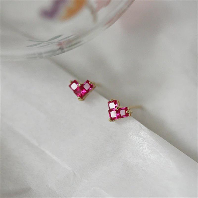 Heart-Shaped S925 Sterling Silver Minimalist Stud Earrings - Light Luxury Style