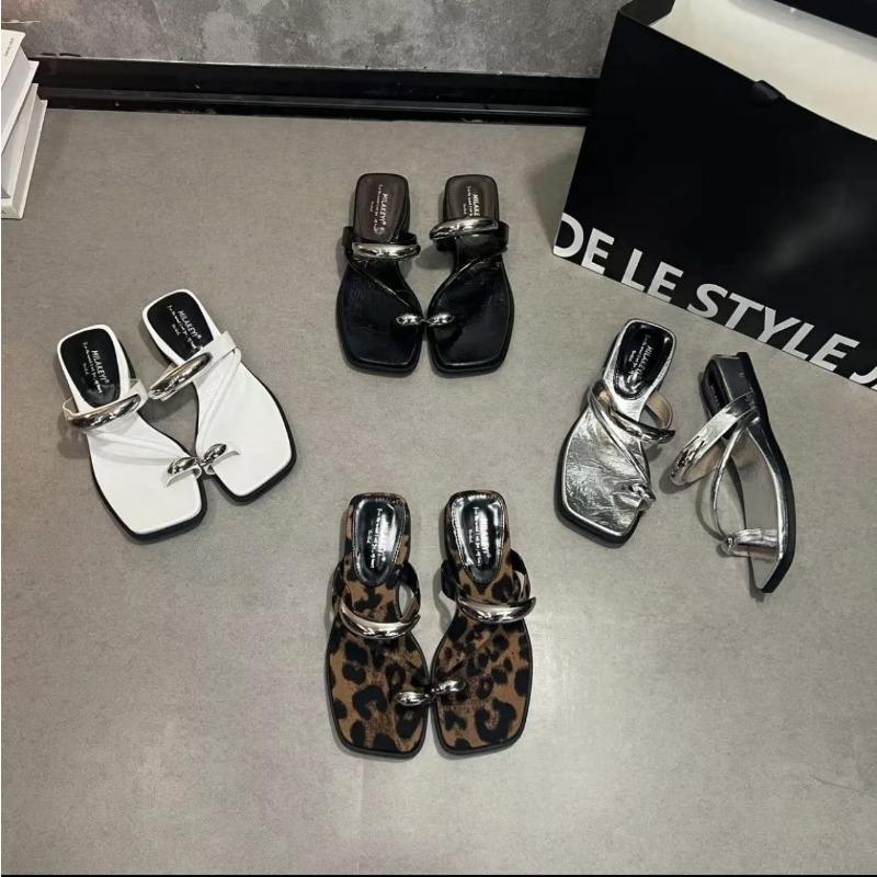 Fashion Niche Design Sense Thick Bottom Heightening One-word Slippers Women's Summer New Outer Wear with Skirt Cool Slippers